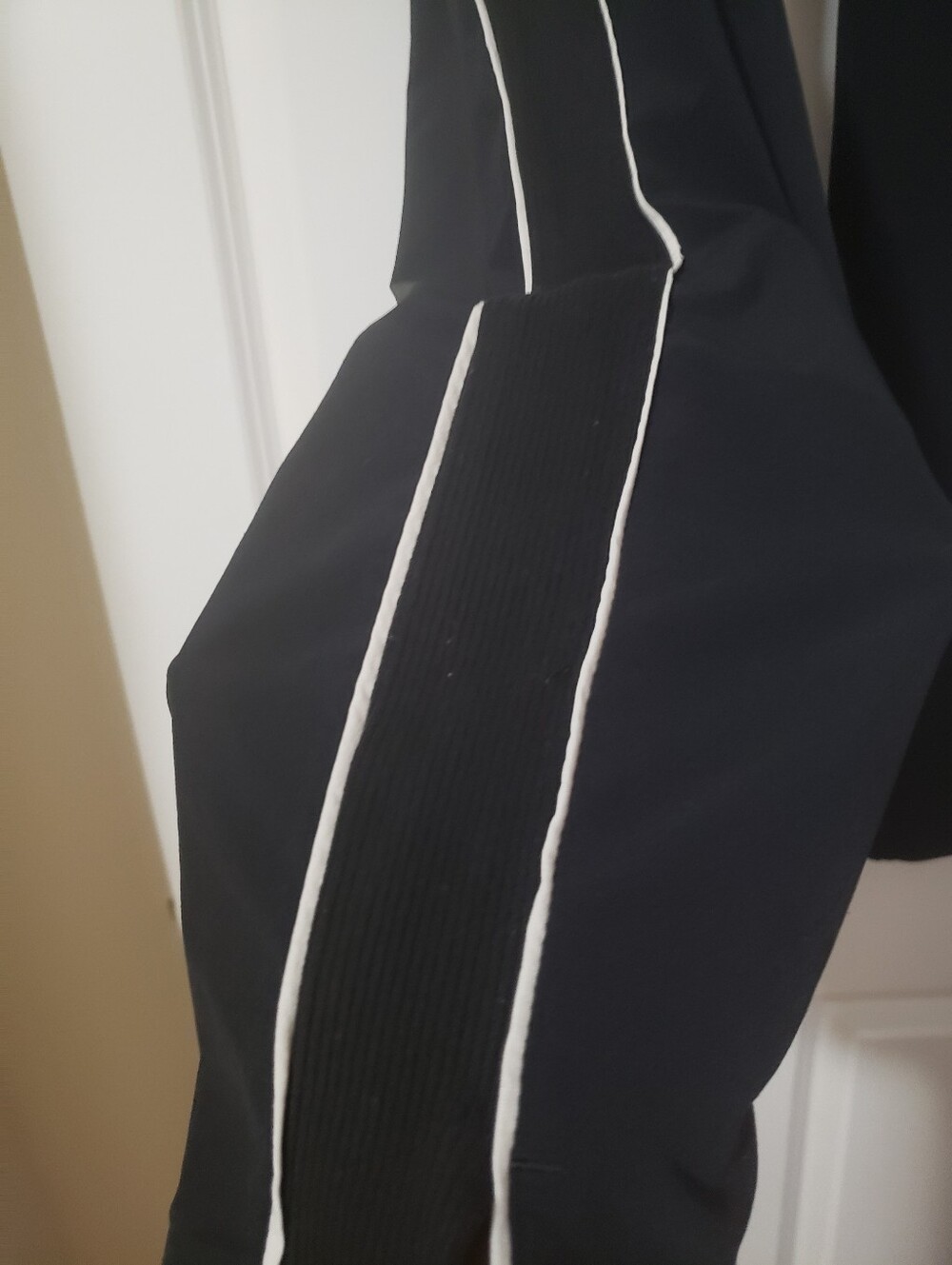 Athleta Brooklyn Pants with White Side Stripe - Size: 8 - Picture 5 of 11